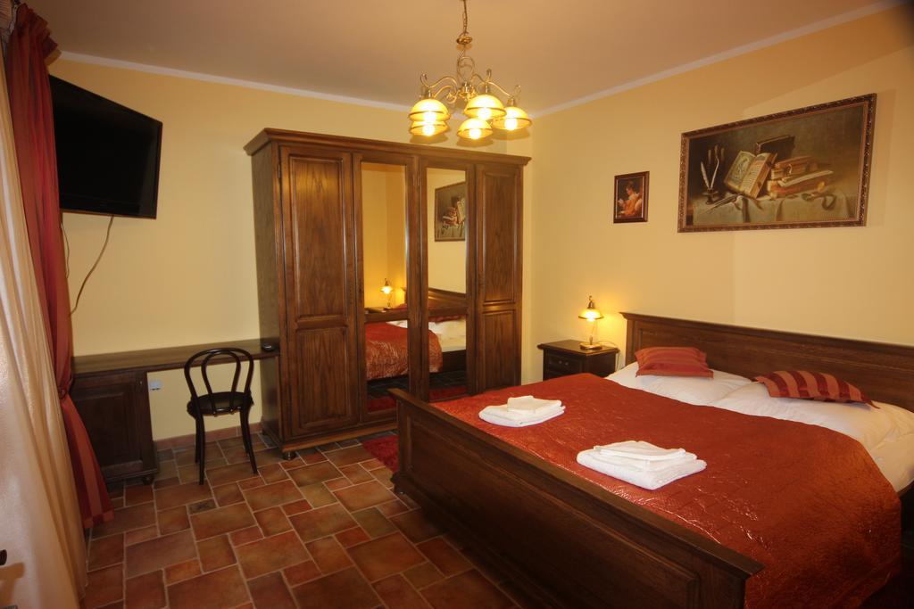 Hotel Pelikan Třeboň الغرفة الصورة