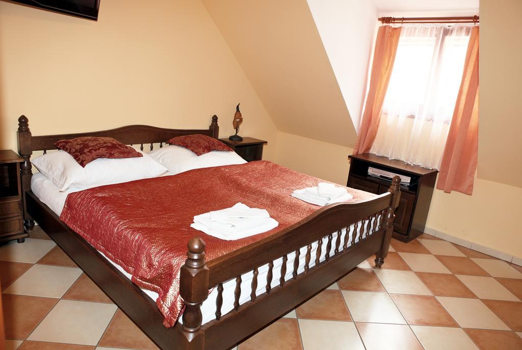 Hotel Pelikan Třeboň الغرفة الصورة