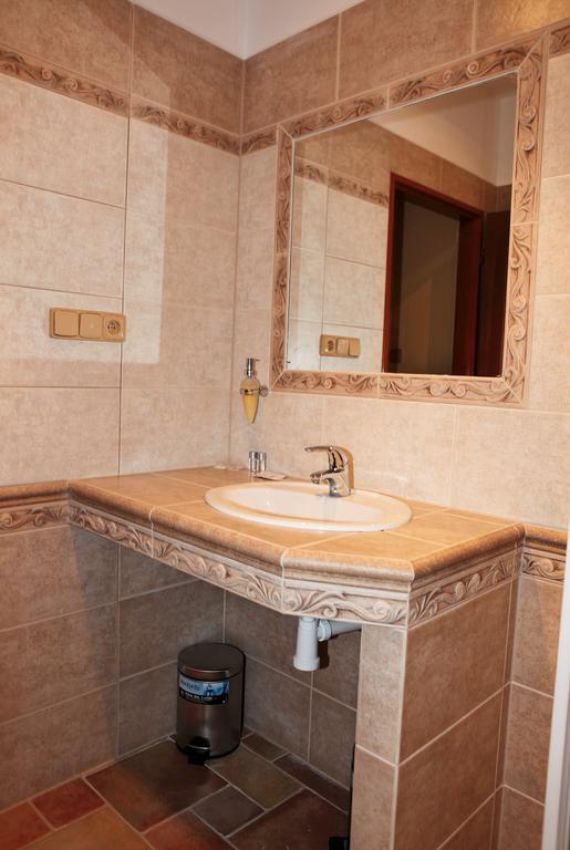 Hotel Pelikan Třeboň الغرفة الصورة
