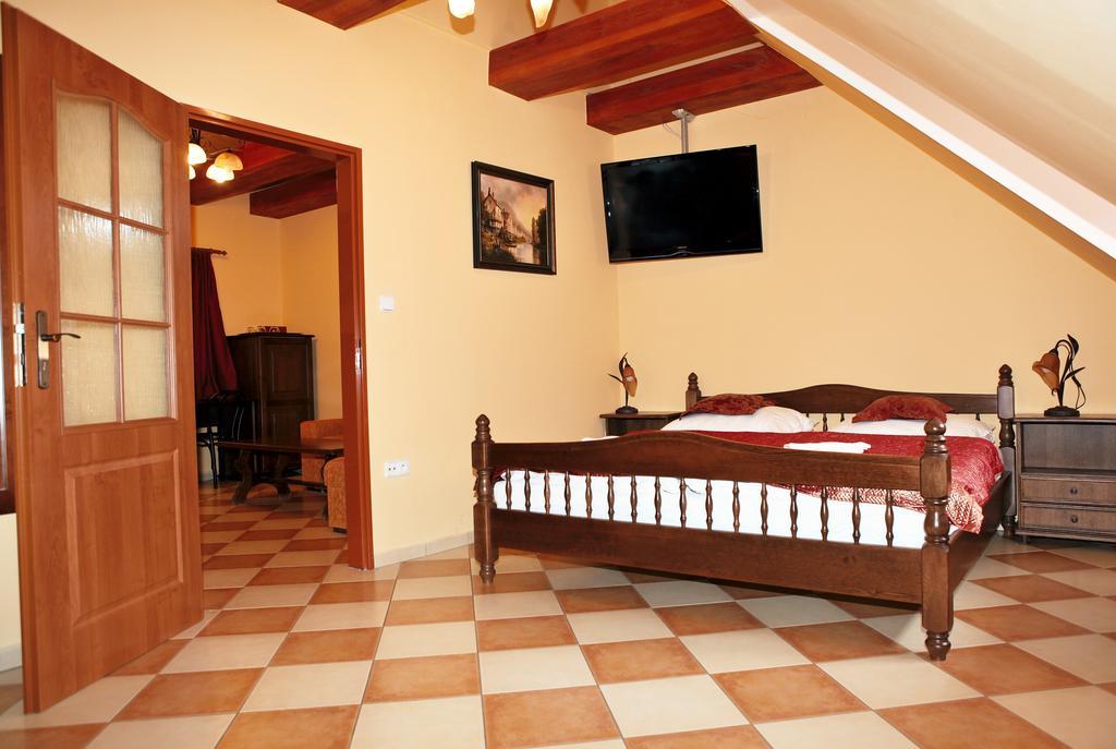 Hotel Pelikan Třeboň المظهر الخارجي الصورة